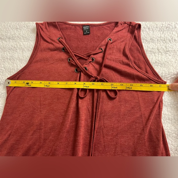 Emery Rose Burgundy Tank with Lace-up tie-front - Picture 4 of 7
